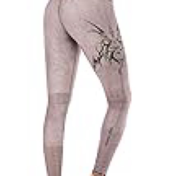 CHISPORTATE Rustic Moto Brown Leggings with Unique Gothic Print - Picture 4 of 4